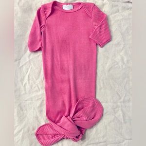Soft jersey knit newborn tie bottom gown. Size Newborn